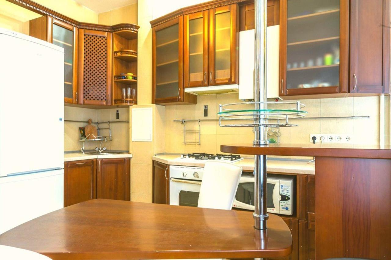 דנייפרופטרובסק Large Apartment In The Center מראה חיצוני תמונה